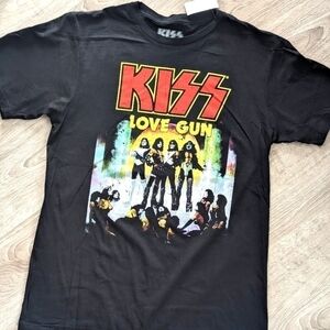 NWT Kiss Love Gun Graphic T-Shirt Black Size Medium